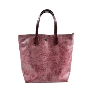 Read more about the article Silk and Leather: An Experiment in Luxury Handbags